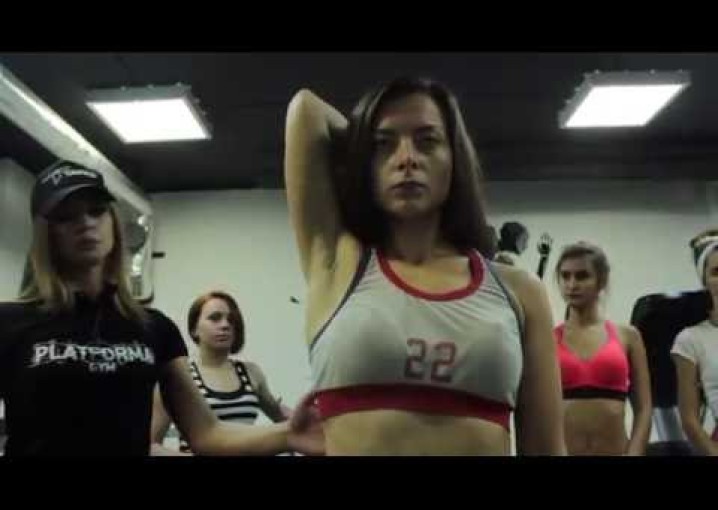 Полезная тренировка вместе с белорусской "фитнес-бикини"