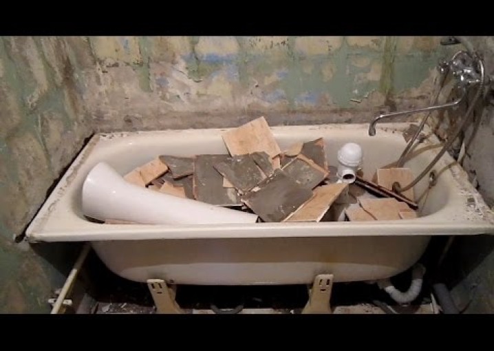 Как НЕ надо делать укладку плитки при ремонте в ванной. Укладка плитки на плитку и окрашенные стены