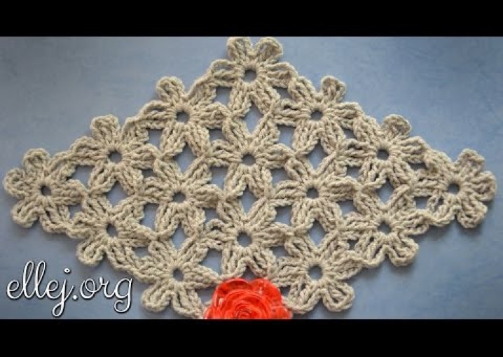 Безотрывное вязание крючком цветочных мотивов. Unseparated crochet.