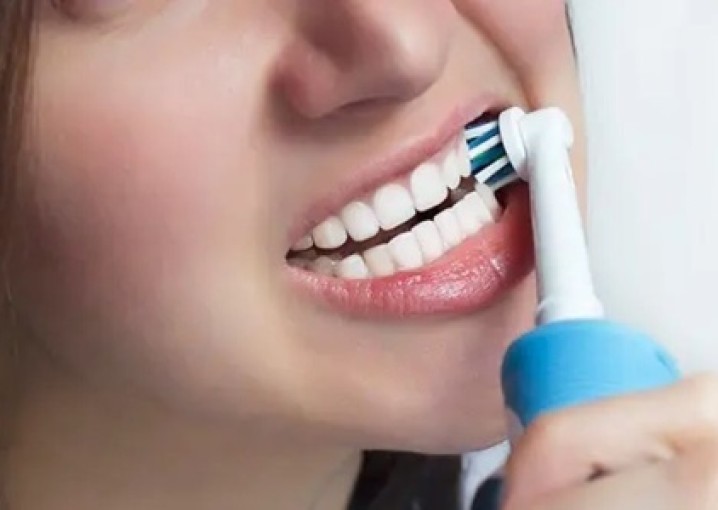 Електричні зубні щітки: особливості і поради вибору