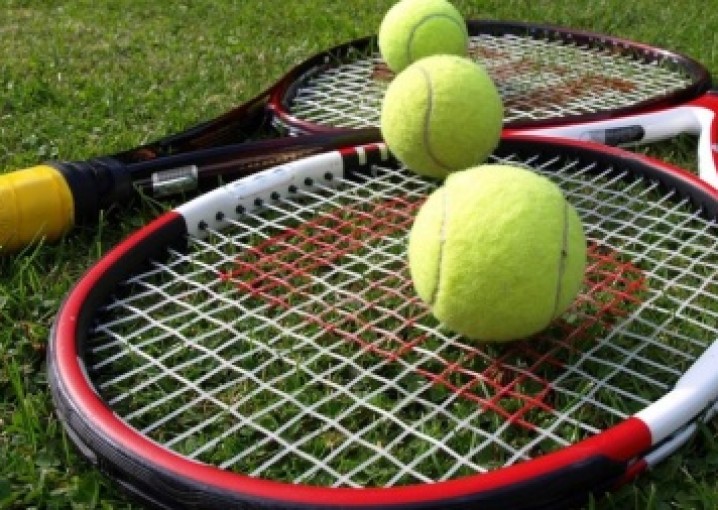 Как выбрать и где купить теннисную ракетку?